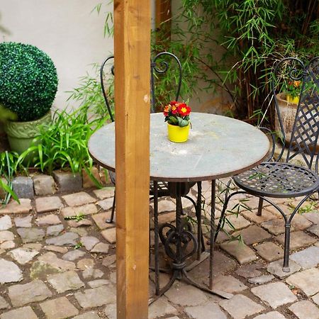 Apartamento Romantic Nest Under Prague Castle Exterior foto