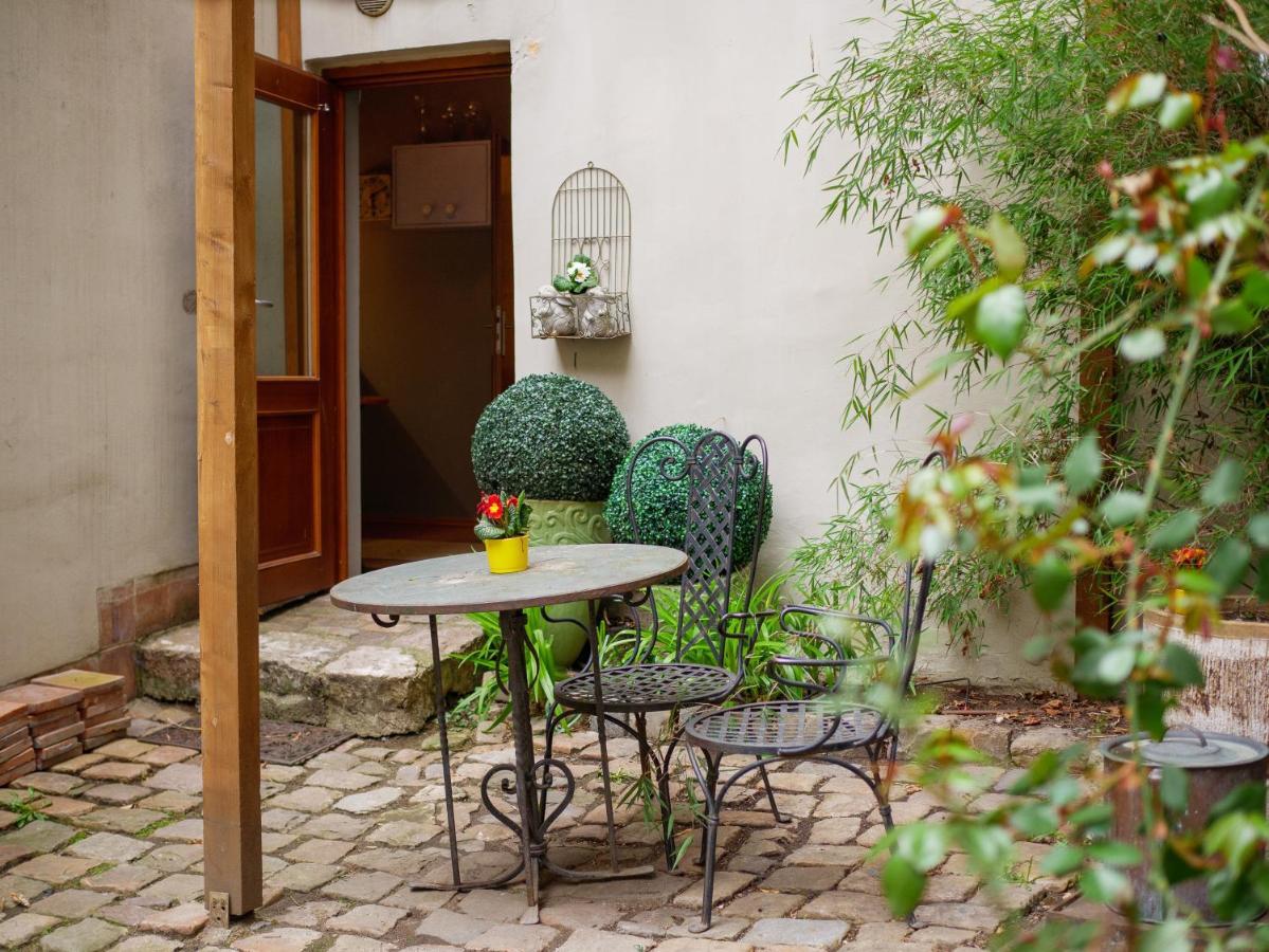 Apartamento Romantic Nest Under Prague Castle Exterior foto